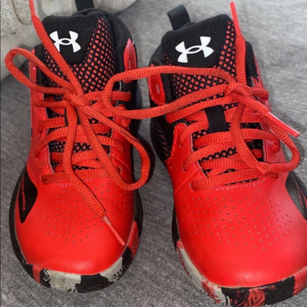 Under Armour Unisex-Child Pre School Lockdown 5 Basketball